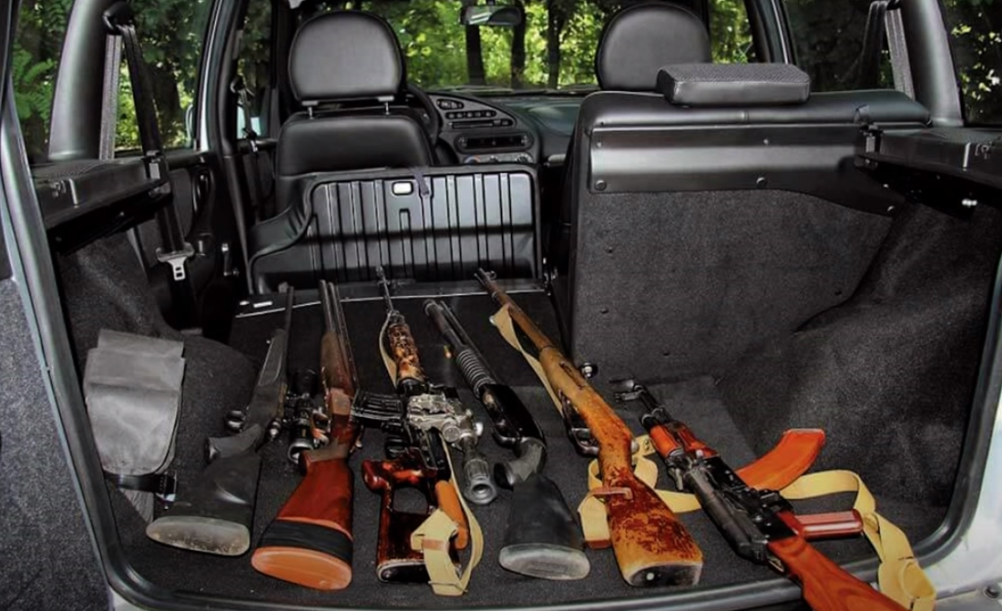 Оружие в багажнике машины